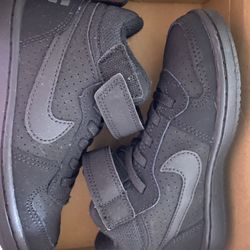 Nike Court Borough Mid 