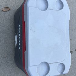 Igloo cooler