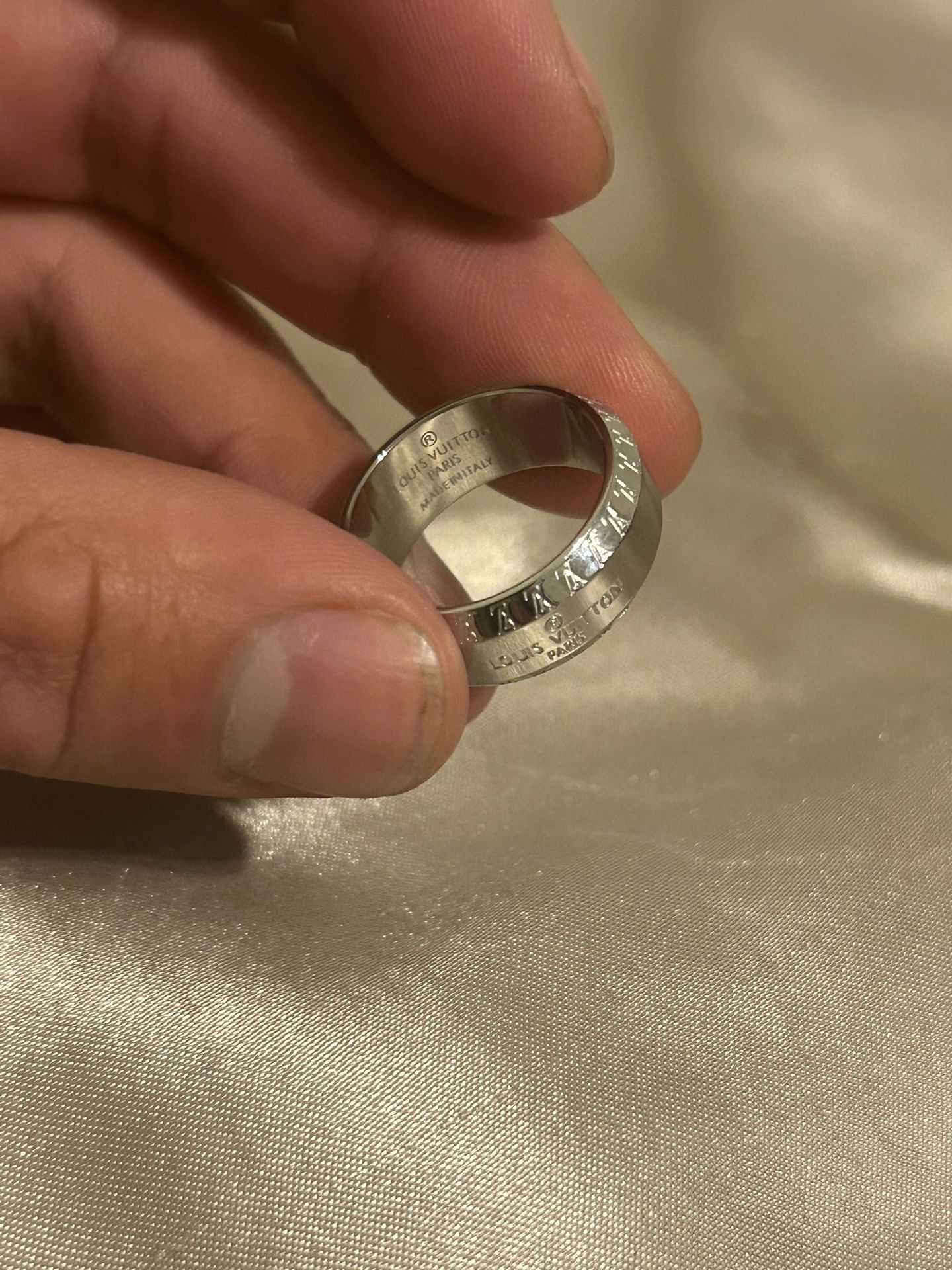 Louis Vuitton Ring Size 9 Luxury RARE