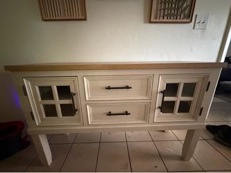 Tv stand