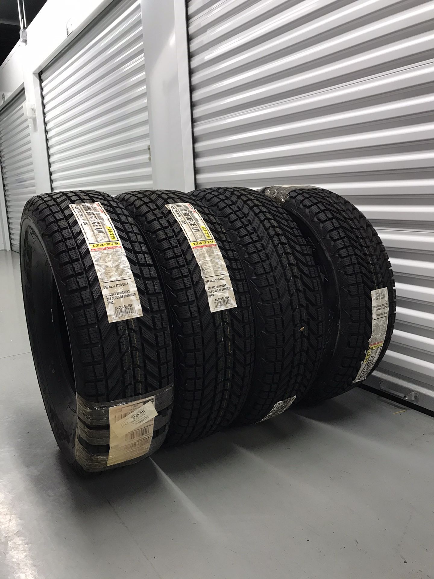 Firestone Winterforce UV P26/75 R15 112S New