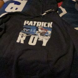 Patrick Roy #33 Colorado Avalanche NHL Men’s Hoodie Sweater Size Large New With Tags Color Blue 