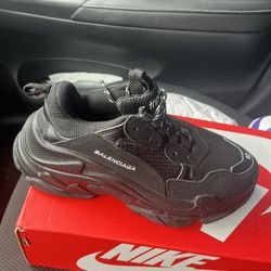 Balenciaga Triple S Size 7.5 Men 