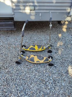 Fuzio 4 Wheel Asphalt Trick Scooters A Pai