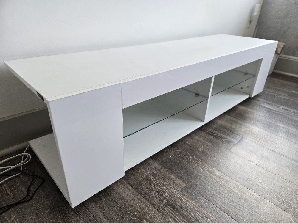 Entertainment Table With Bluetooth Lights 