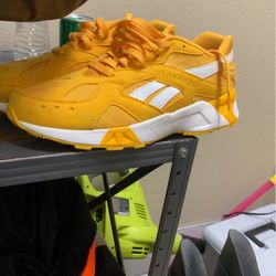 REEBOK AZTREK