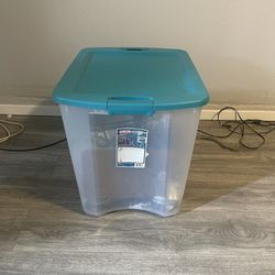 Sterilite 26 Gal Latch and carry tote