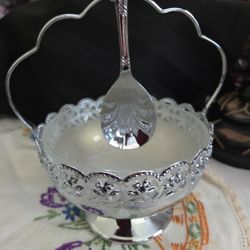 Vtg Ornate Silver Plate Sugar Cube Bowl with Removable Glass Bowl Insert & Spoon 
