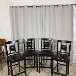 Set Of 4 Counter High Chairs / Sillas Altas