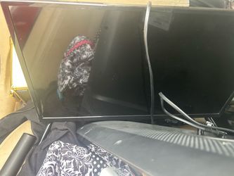 2 Smart tvs. $70 for both! I can deliver!!