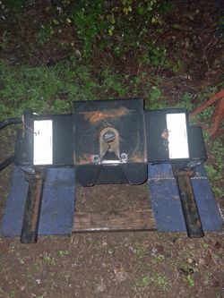 Reese 5th Wheel Hitch