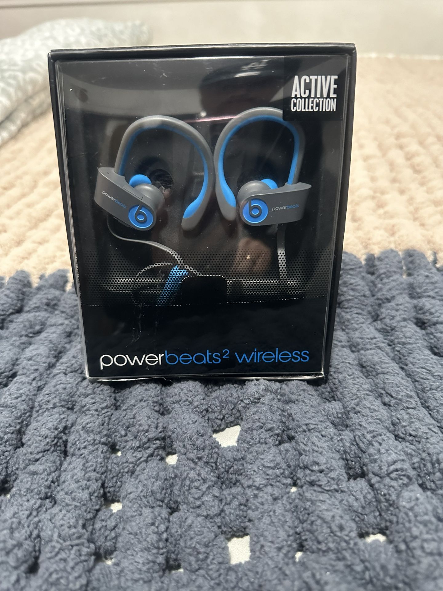 Beats by Dre Powerbeats 2 Wireless headphones in great condition