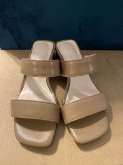 Petite light Brown Sandals - Size 32 European Size Or 1.5 Big Kids