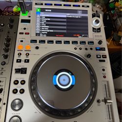 Pair of Pioneer CDJ 3000 White Limited Edition