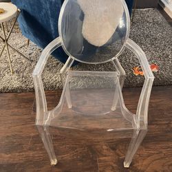 Designer Kartell Louis  Ghost Chairs X 5   $50  Make Offer  These Are Great Chairs 