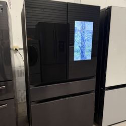 29 Cu Ft Samsung Bespoke Family Hub Refrigerator 