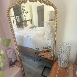 Self Standing Mirror