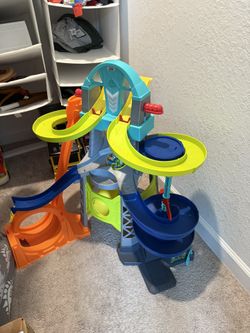 Fisher-Price Little People Launch & Loop Raceway