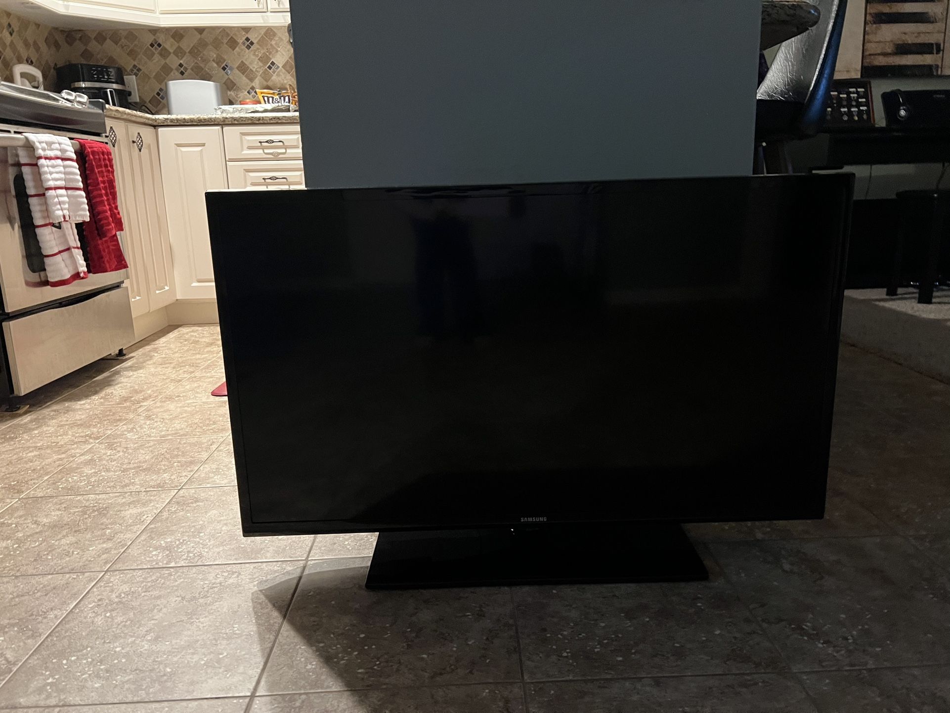 Samsung 40 inch TV - Sale Sunday Only