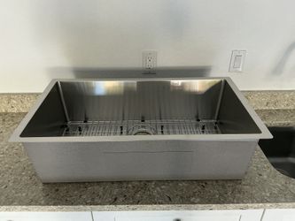 Stainless Steel Kitchen Sink - 32" x 18" with Grid and Drain