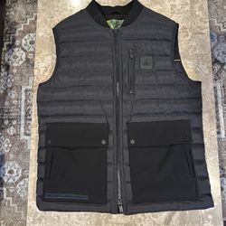 Moose Knuckle Vest Size Large 