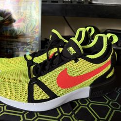 Nike Duel Racer Volt 