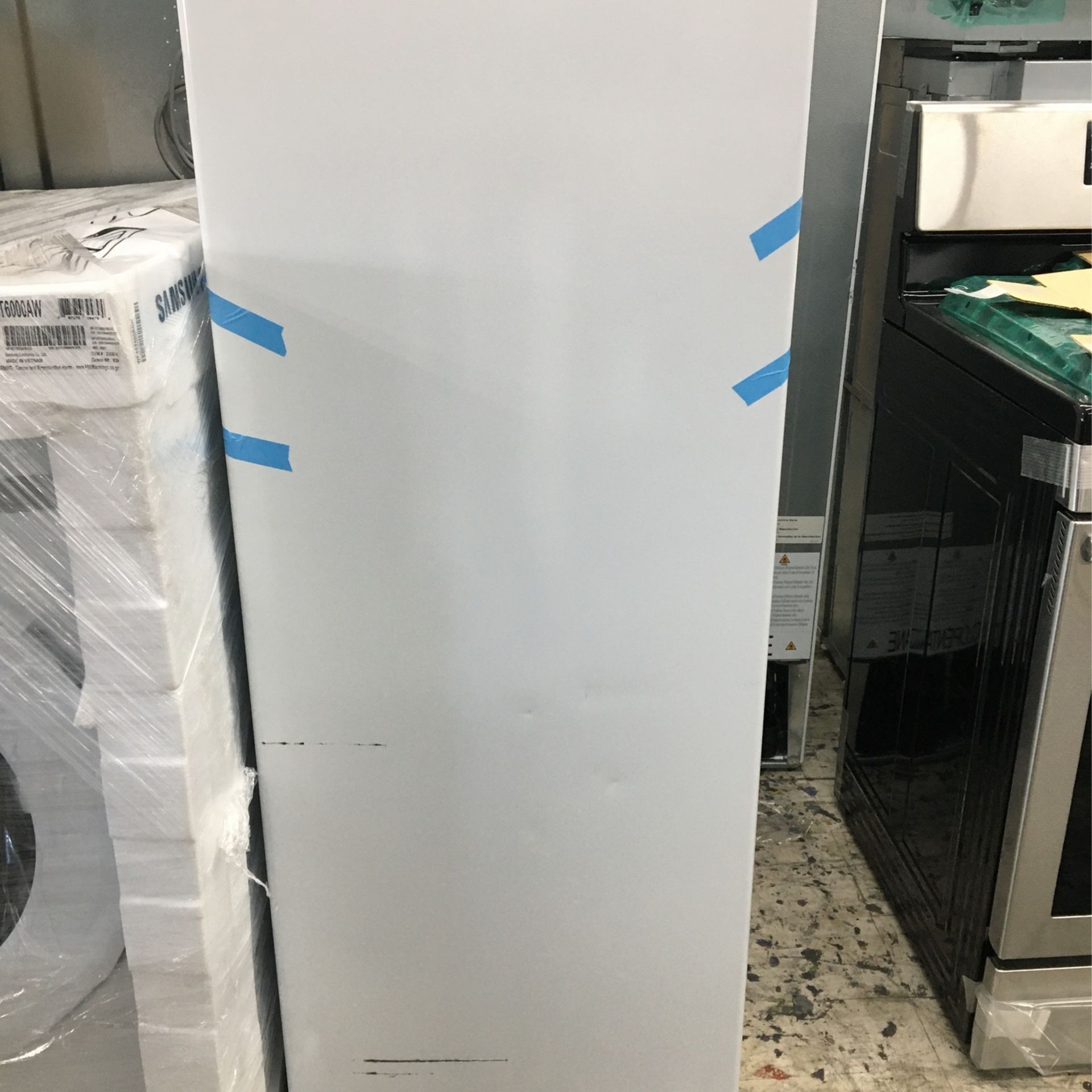 Frigidaire Up Right Freezer White