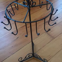Metal jewelry stand