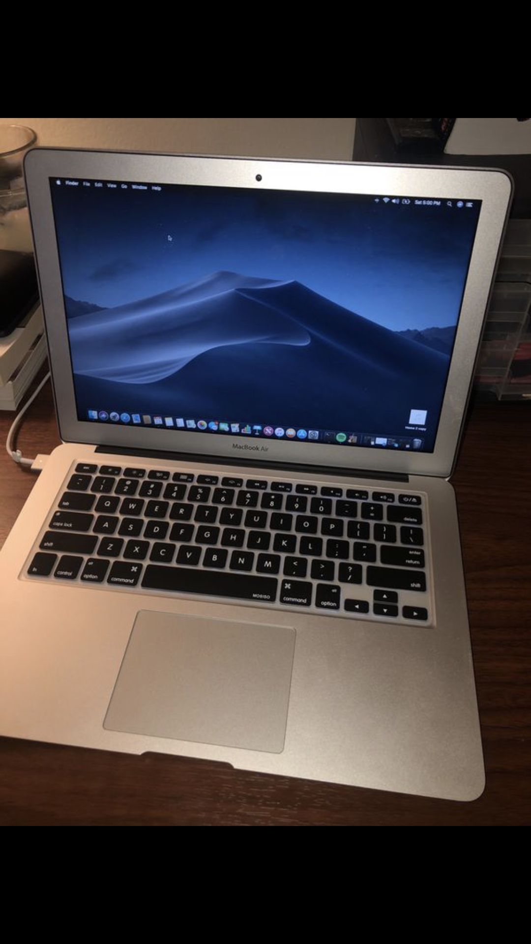 MacBook Air (13inches, 2017)