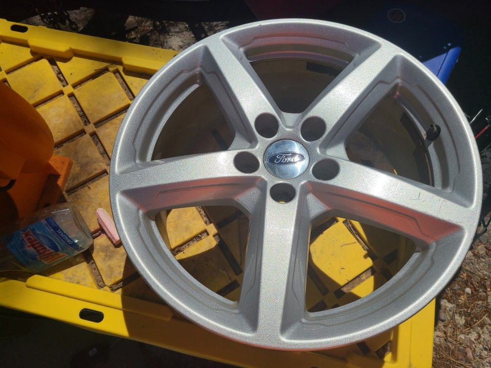 2017 Ford Explorer 18 Inch OEM $300 OBO