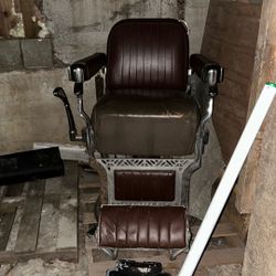 Antica Barber share