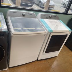 Top loading washing machine and gas dryer set Samsung
