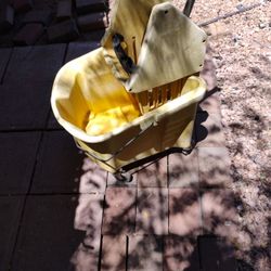 35 QUART HEAVY DUTY WRINGER & MOP  BUCKET By  Continental Mfg.
