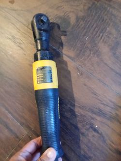 DEWALT 3/8-inch Pneumatic Air Ratchet