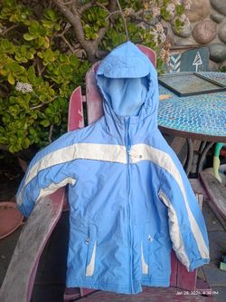 REI snow Jacket With Some Wear Size 6/7 Kids