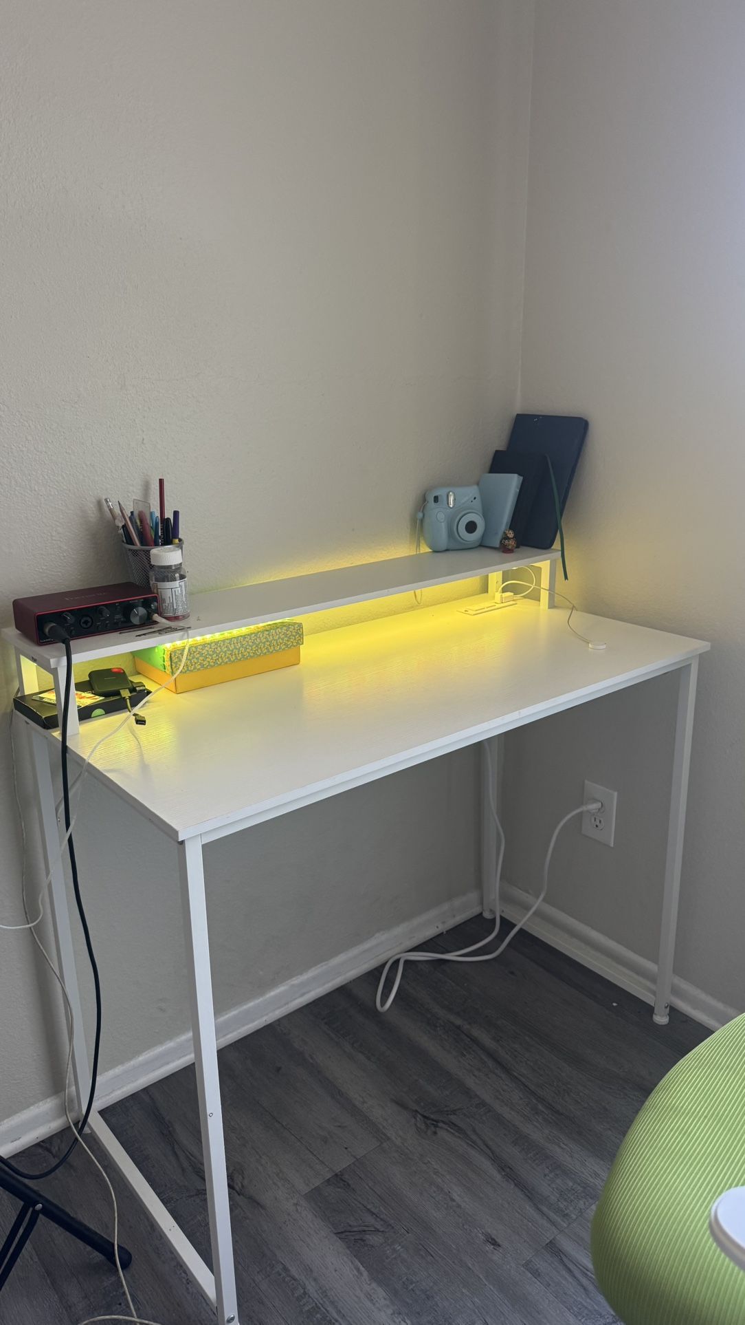 White Desk