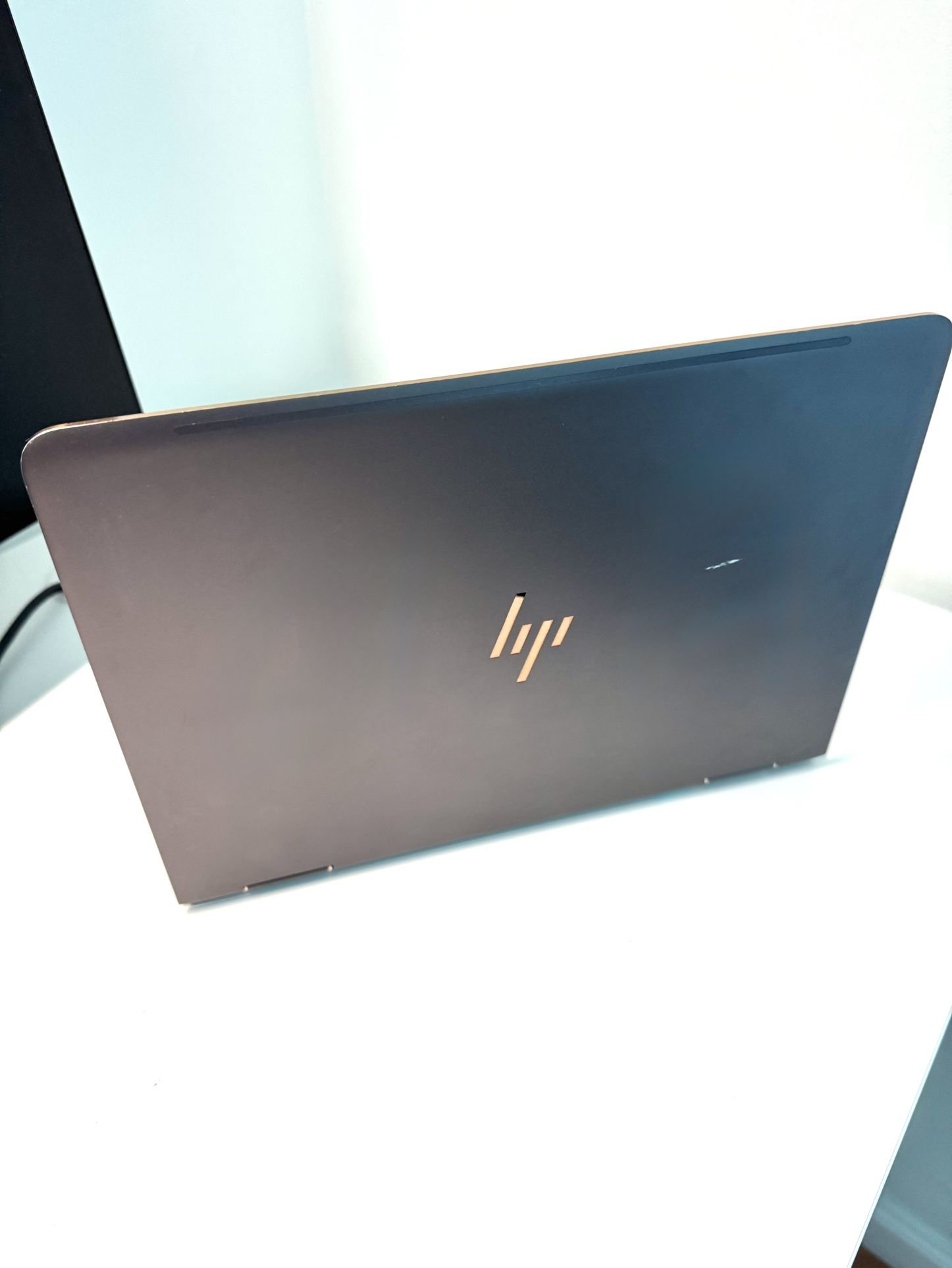 HP Spectre x360 Convertible 13” – i7, 8GB RAM, 256GB SSD –Rus And Eng Keyboard