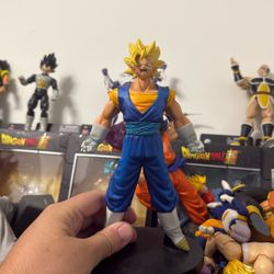 VEGITO STATUE