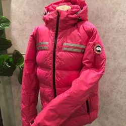 Women’s Canada Goose Summit Jacket (Size L)
