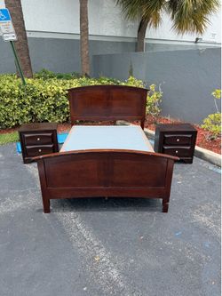 Wood Bed Frame with Two Nightstands