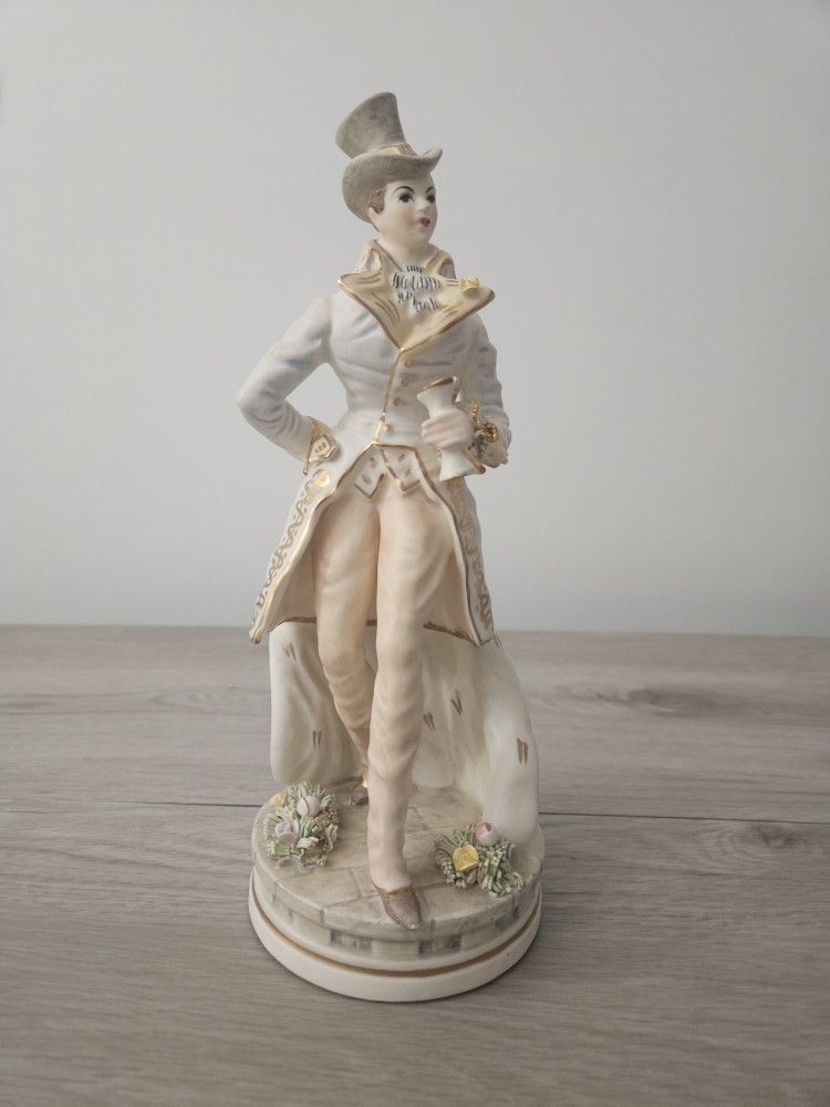 Vintage Antique Capodimonte figurine