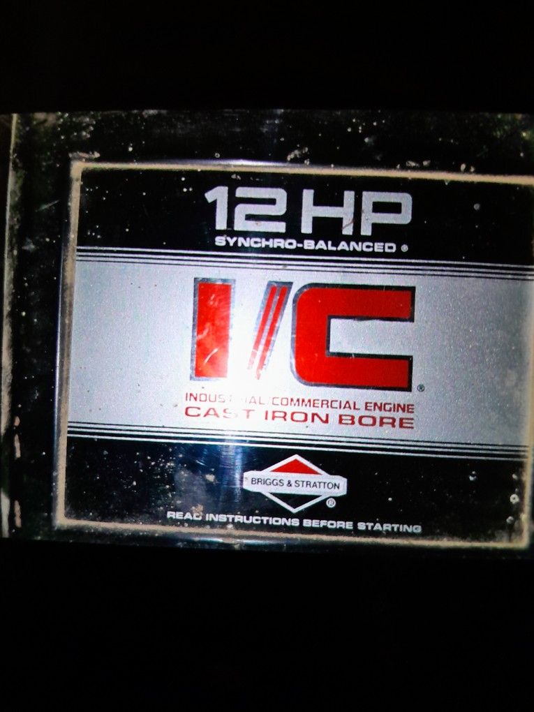 12 Horse Power Briggs Vertical Shaft 