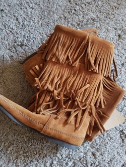 Minnetonka Boots, Size 10