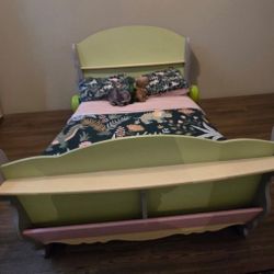 Children’s Bedroom Set by Ashley Furniture 