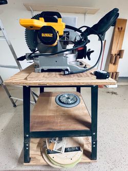 DeWalt DW713 10 inch Compound Miter Saw.