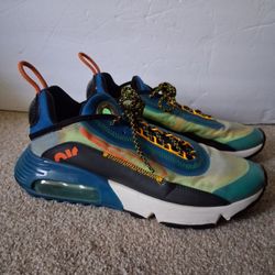 Nike Shoes Men's Size 8.5 Air Max 2090 Running Sneaker Green Abyss