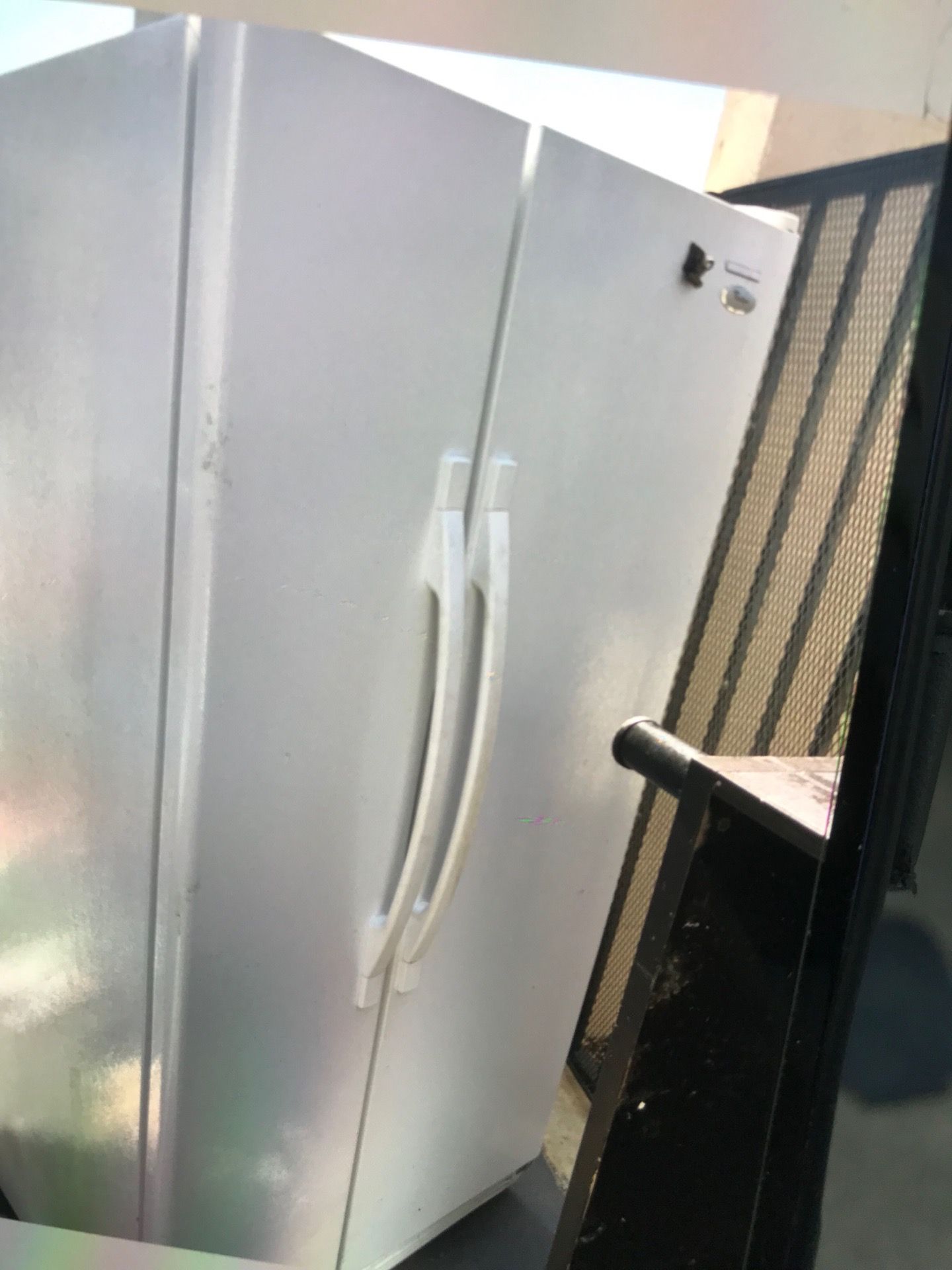 Full size refrigerator as is or parts no refunds