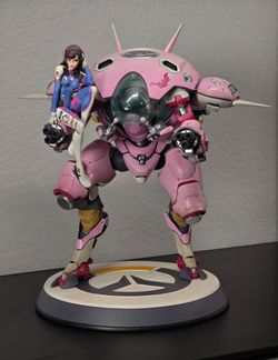 Blizzard Overwatch OW https://offerup.com/redirect/?o=RC5WYQ== + Mecha Statue Model FIGURES Original authentic