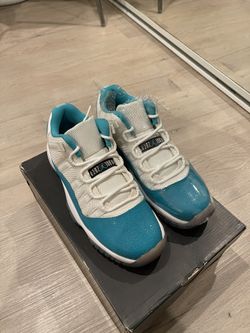 Jordan 11 Lows Turbo Green Size 6Y /7.5W