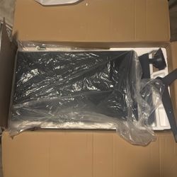 LG UltraGear 32” Gaming Monitor (32GQ850-B) – $550